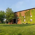 Tarnewitz In The Estate Barn בית נופש *